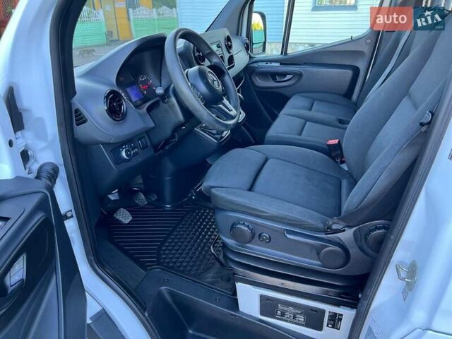 Белый Мерседес Sprinter, объемом двигателя 3 л и пробегом 279 тыс. км за 32999 $, фото 56 на Automoto.ua