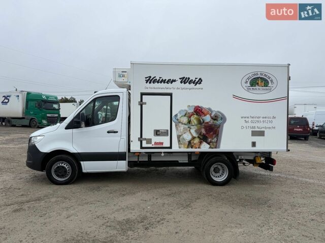 Белый Мерседес Sprinter, объемом двигателя 2.2 л и пробегом 242 тыс. км за 35800 $, фото 3 на Automoto.ua