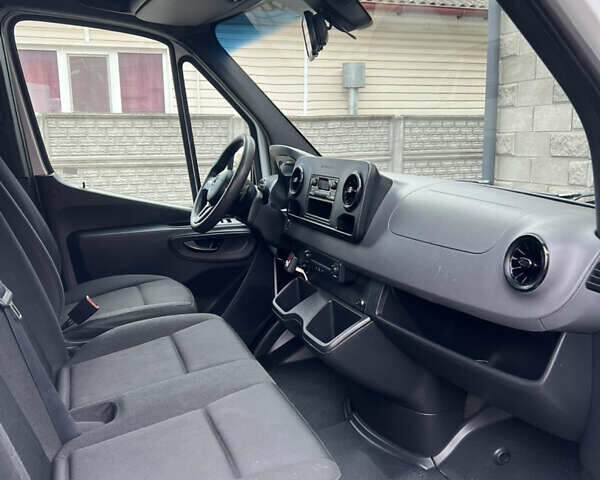 Белый Мерседес Sprinter, объемом двигателя 2.1 л и пробегом 275 тыс. км за 22500 $, фото 17 на Automoto.ua