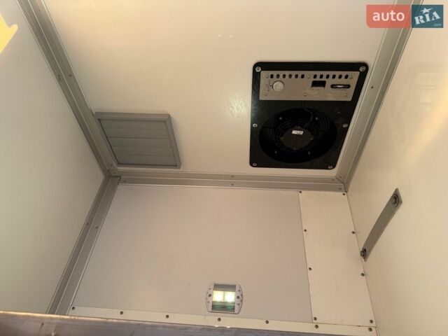 Белый Мерседес Sprinter, объемом двигателя 2.2 л и пробегом 242 тыс. км за 35900 $, фото 29 на Automoto.ua
