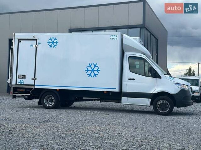 Белый Мерседес Sprinter, объемом двигателя 2.2 л и пробегом 190 тыс. км за 35900 $, фото 2 на Automoto.ua