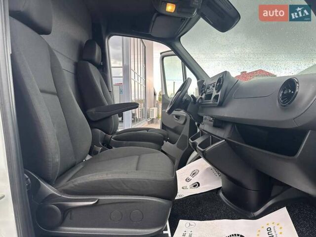 Белый Мерседес Sprinter, объемом двигателя 2.2 л и пробегом 190 тыс. км за 35900 $, фото 36 на Automoto.ua