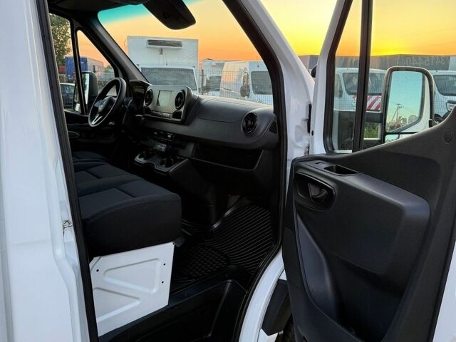 Белый Мерседес Sprinter, объемом двигателя 2.2 л и пробегом 242 тыс. км за 35900 $, фото 38 на Automoto.ua
