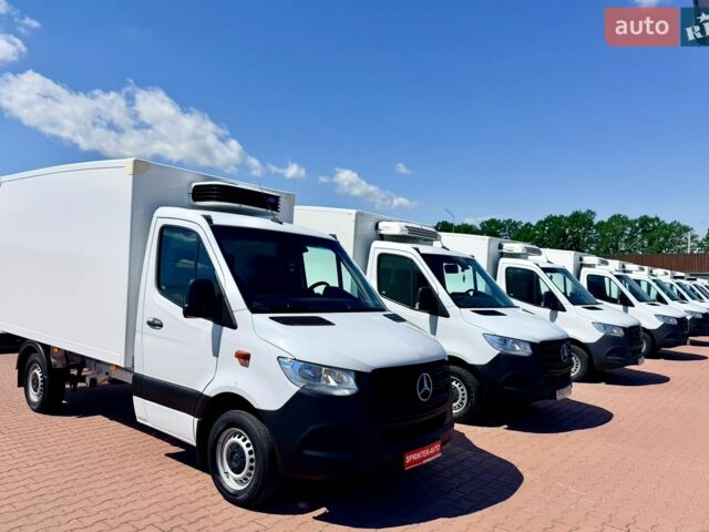 Белый Мерседес Sprinter, объемом двигателя 1.9 л и пробегом 212 тыс. км за 27860 $, фото 3 на Automoto.ua