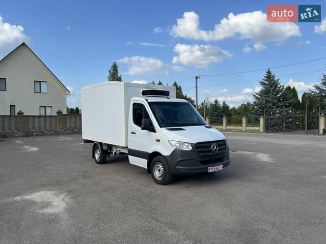 Белый Мерседес Sprinter, объемом двигателя 2.1 л и пробегом 275 тыс. км за 22700 $, фото 2 на Automoto.ua