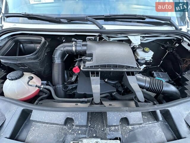 Белый Мерседес Sprinter, объемом двигателя 2.2 л и пробегом 142 тыс. км за 33900 $, фото 28 на Automoto.ua