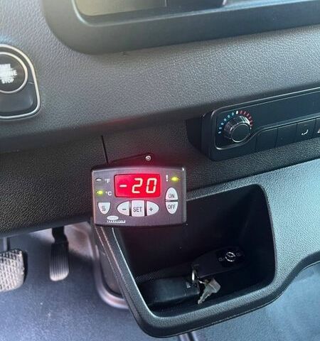 Белый Мерседес Sprinter, объемом двигателя 2.1 л и пробегом 276 тыс. км за 23200 $, фото 8 на Automoto.ua