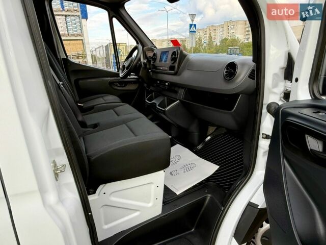 Белый Мерседес Sprinter, объемом двигателя 2.2 л и пробегом 315 тыс. км за 26200 $, фото 33 на Automoto.ua