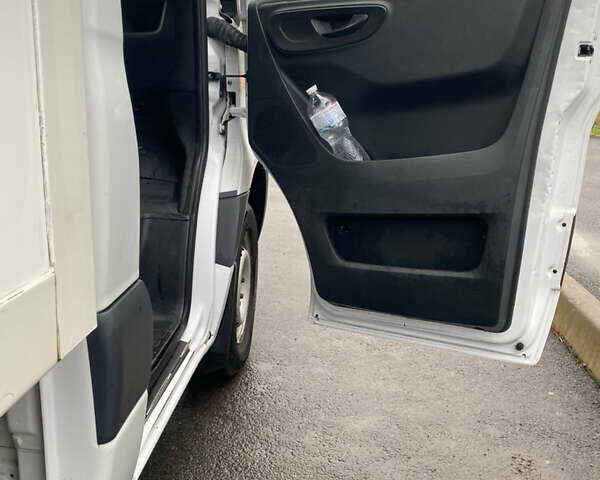 Білий Мерседес Sprinter, об'ємом двигуна 0 л та пробігом 250 тис. км за 23550 $, фото 9 на Automoto.ua