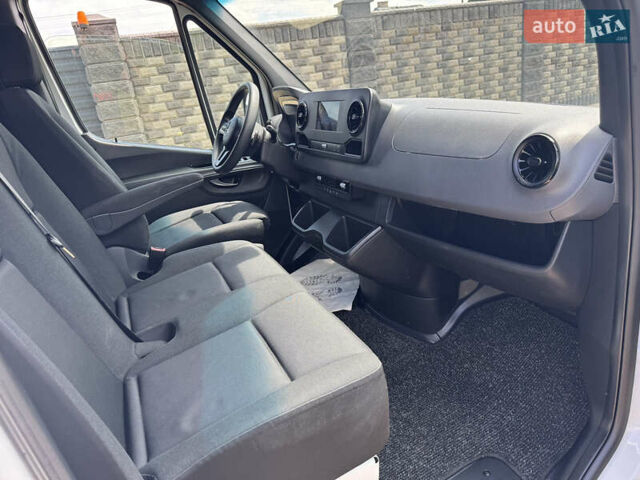 Белый Мерседес Sprinter, объемом двигателя 2.2 л и пробегом 210 тыс. км за 30800 $, фото 51 на Automoto.ua