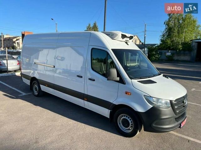 Белый Мерседес Sprinter, объемом двигателя 3 л и пробегом 279 тыс. км за 32999 $, фото 2 на Automoto.ua