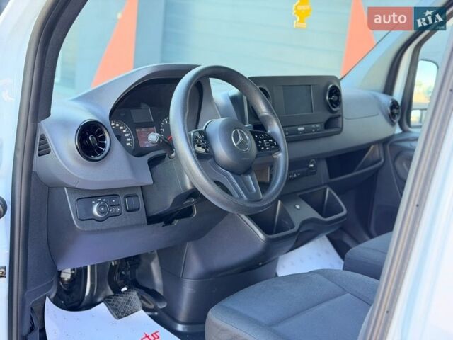 Белый Мерседес Sprinter, объемом двигателя 2.1 л и пробегом 399 тыс. км за 25500 $, фото 22 на Automoto.ua