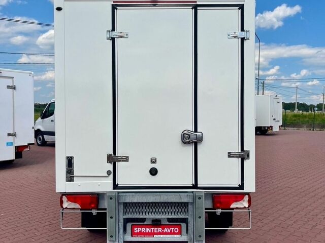 Белый Мерседес Sprinter, объемом двигателя 2 л и пробегом 215 тыс. км за 27300 $, фото 4 на Automoto.ua