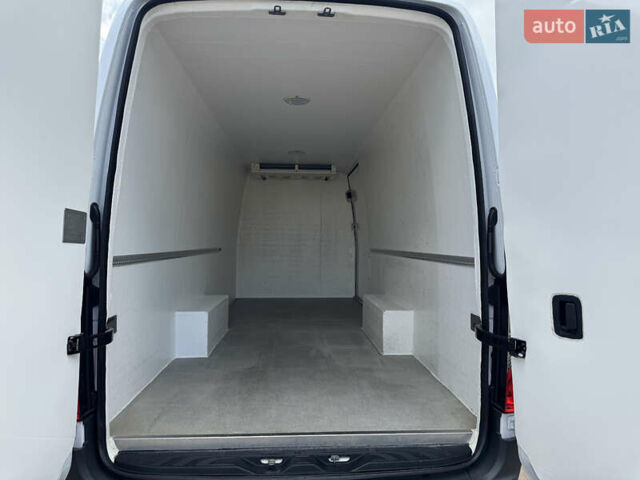 Белый Мерседес Sprinter, объемом двигателя 2.2 л и пробегом 210 тыс. км за 30800 $, фото 13 на Automoto.ua