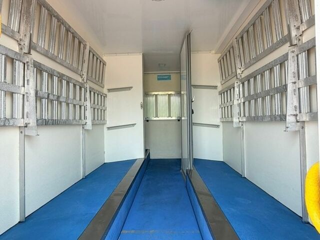 Белый Мерседес Sprinter, объемом двигателя 2.1 л и пробегом 326 тыс. км за 26900 $, фото 32 на Automoto.ua