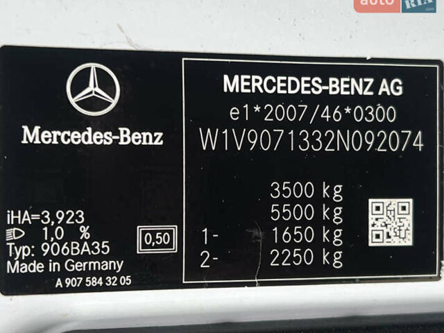 Белый Мерседес Sprinter, объемом двигателя 2.1 л и пробегом 275 тыс. км за 22500 $, фото 24 на Automoto.ua