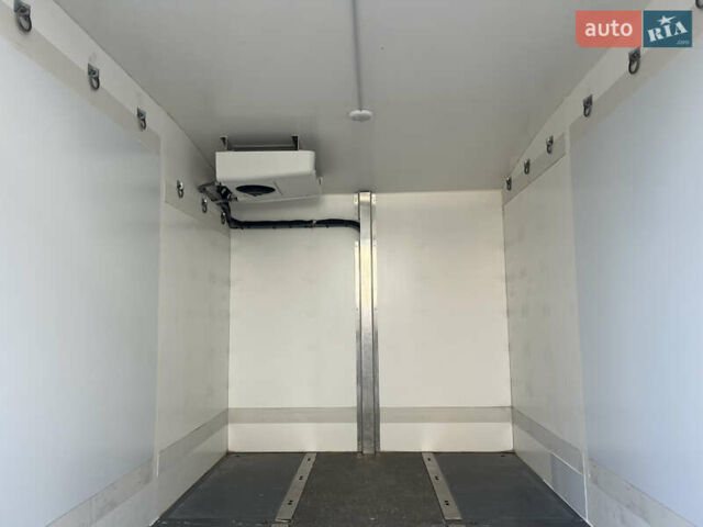 Белый Мерседес Sprinter, объемом двигателя 2.1 л и пробегом 275 тыс. км за 22700 $, фото 9 на Automoto.ua