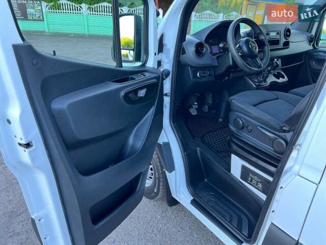 Белый Мерседес Sprinter, объемом двигателя 3 л и пробегом 279 тыс. км за 32999 $, фото 57 на Automoto.ua