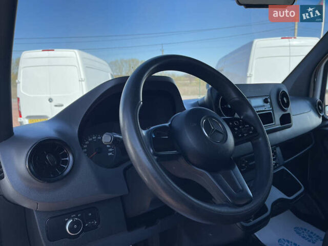 Белый Мерседес Sprinter, объемом двигателя 2.1 л и пробегом 193 тыс. км за 24250 $, фото 25 на Automoto.ua