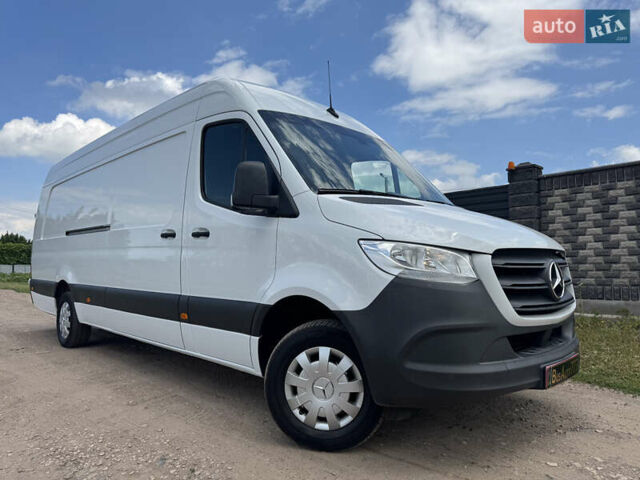 Белый Мерседес Sprinter, объемом двигателя 2.2 л и пробегом 210 тыс. км за 30800 $, фото 1 на Automoto.ua