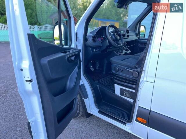 Белый Мерседес Sprinter, объемом двигателя 3 л и пробегом 279 тыс. км за 32999 $, фото 65 на Automoto.ua