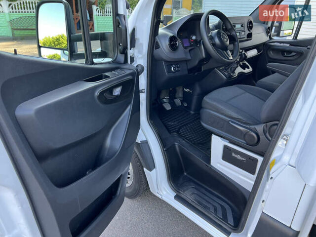 Белый Мерседес Sprinter, объемом двигателя 2.2 л и пробегом 273 тыс. км за 33500 $, фото 45 на Automoto.ua