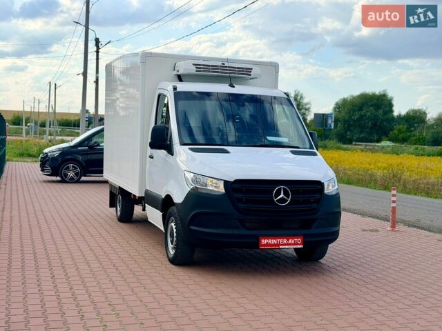 Белый Мерседес Sprinter, объемом двигателя 2.1 л и пробегом 326 тыс. км за 26900 $, фото 2 на Automoto.ua