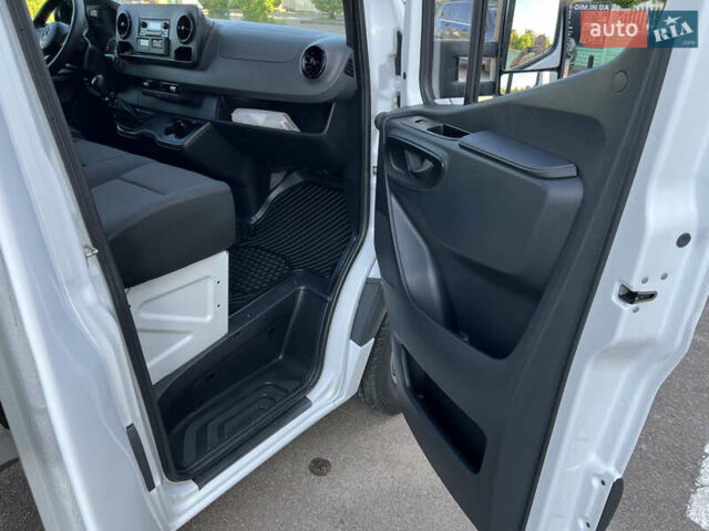 Белый Мерседес Sprinter, объемом двигателя 2.2 л и пробегом 273 тыс. км за 33500 $, фото 51 на Automoto.ua