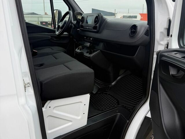 Белый Мерседес Sprinter, объемом двигателя 2.2 л и пробегом 242 тыс. км за 35800 $, фото 19 на Automoto.ua