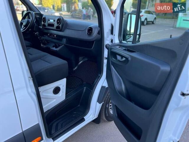 Белый Мерседес Sprinter, объемом двигателя 3 л и пробегом 279 тыс. км за 32999 $, фото 27 на Automoto.ua