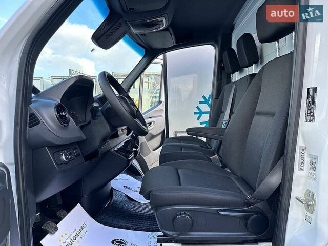 Белый Мерседес Sprinter, объемом двигателя 2.2 л и пробегом 152 тыс. км за 34900 $, фото 41 на Automoto.ua