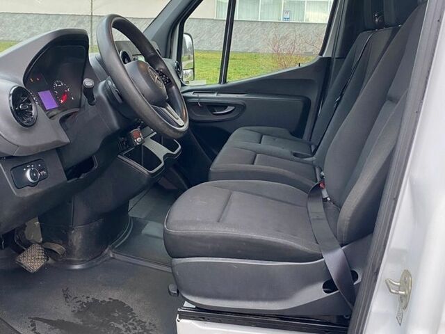 Белый Мерседес Sprinter, объемом двигателя 2.1 л и пробегом 270 тыс. км за 22100 $, фото 7 на Automoto.ua