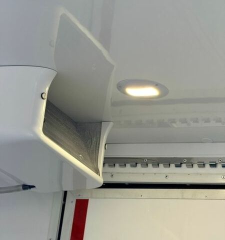 Белый Мерседес Sprinter, объемом двигателя 2.1 л и пробегом 399 тыс. км за 25500 $, фото 33 на Automoto.ua