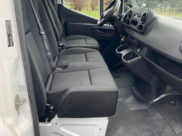 Белый Мерседес Sprinter, объемом двигателя 2.1 л и пробегом 270 тыс. км за 22100 $, фото 6 на Automoto.ua