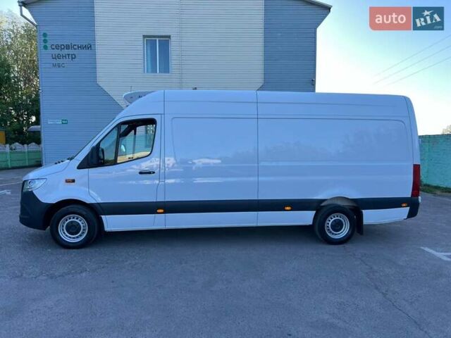 Белый Мерседес Sprinter, объемом двигателя 3 л и пробегом 279 тыс. км за 32999 $, фото 5 на Automoto.ua