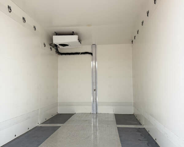 Белый Мерседес Sprinter, объемом двигателя 2 л и пробегом 192 тыс. км за 26500 $, фото 7 на Automoto.ua