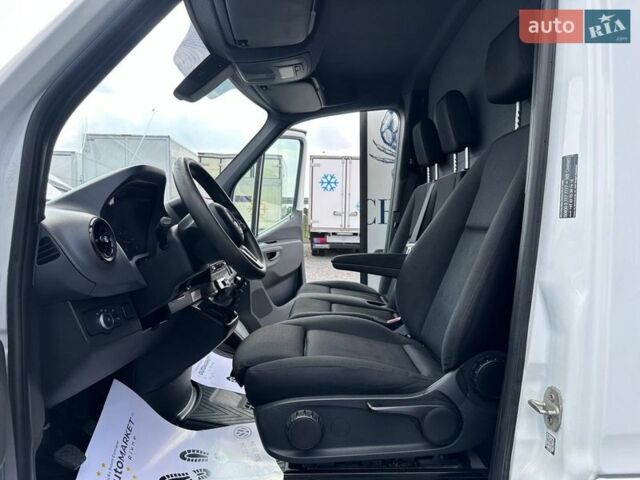 Белый Мерседес Sprinter, объемом двигателя 2.2 л и пробегом 200 тыс. км за 27900 $, фото 38 на Automoto.ua