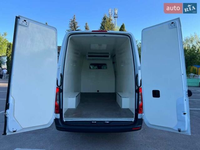 Белый Мерседес Sprinter, объемом двигателя 3 л и пробегом 279 тыс. км за 32999 $, фото 30 на Automoto.ua