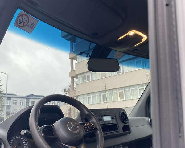 Білий Мерседес Sprinter, об'ємом двигуна 0 л та пробігом 250 тис. км за 23550 $, фото 11 на Automoto.ua