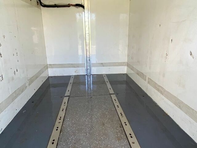 Белый Мерседес Sprinter, объемом двигателя 2.1 л и пробегом 270 тыс. км за 21900 $, фото 18 на Automoto.ua