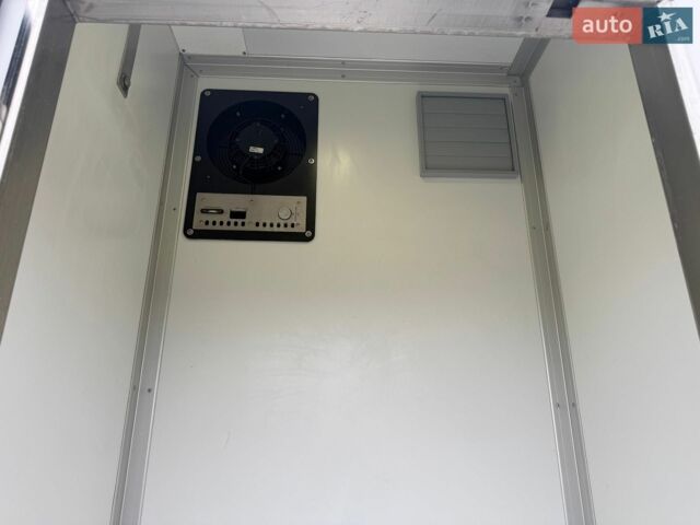 Белый Мерседес Sprinter, объемом двигателя 2.2 л и пробегом 242 тыс. км за 35800 $, фото 11 на Automoto.ua