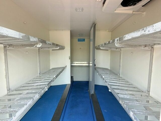 Білий Мерседес Sprinter, об'ємом двигуна 2.1 л та пробігом 304 тис. км за 26500 $, фото 29 на Automoto.ua