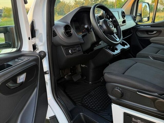 Белый Мерседес Sprinter, объемом двигателя 2.2 л и пробегом 242 тыс. км за 35900 $, фото 37 на Automoto.ua