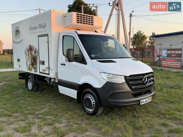 Белый Мерседес Sprinter, объемом двигателя 2.2 л и пробегом 242 тыс. км за 35900 $, фото 1 на Automoto.ua