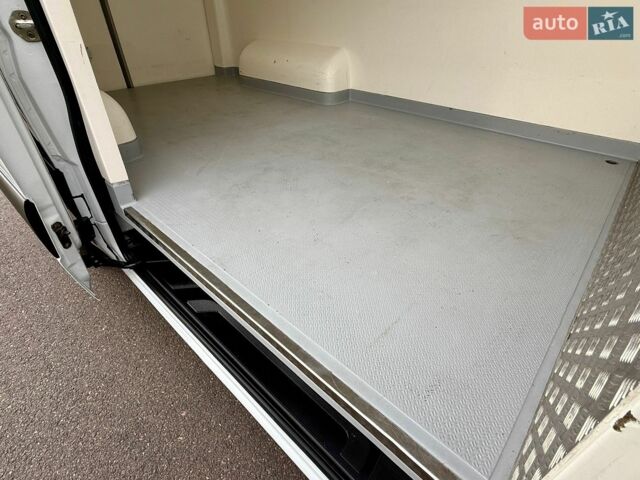 Белый Мерседес Sprinter, объемом двигателя 2.2 л и пробегом 315 тыс. км за 26200 $, фото 41 на Automoto.ua