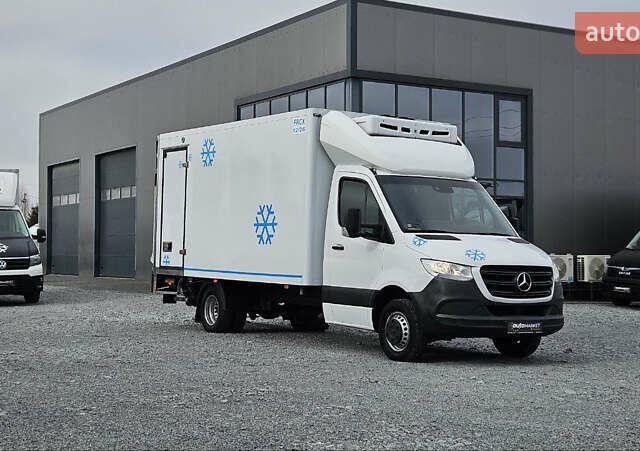 Белый Мерседес Sprinter, объемом двигателя 2.2 л и пробегом 190 тыс. км за 35900 $, фото 2 на Automoto.ua