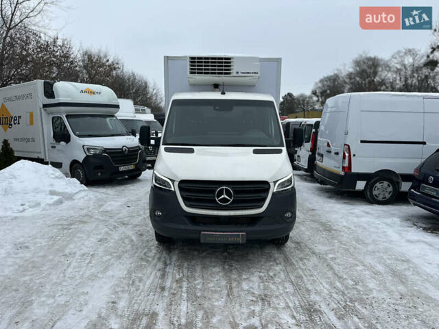 Белый Мерседес Sprinter, объемом двигателя 3 л и пробегом 222 тыс. км за 44499 $, фото 1 на Automoto.ua