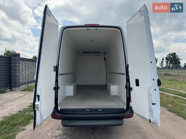 Белый Мерседес Sprinter, объемом двигателя 2.2 л и пробегом 210 тыс. км за 30800 $, фото 14 на Automoto.ua
