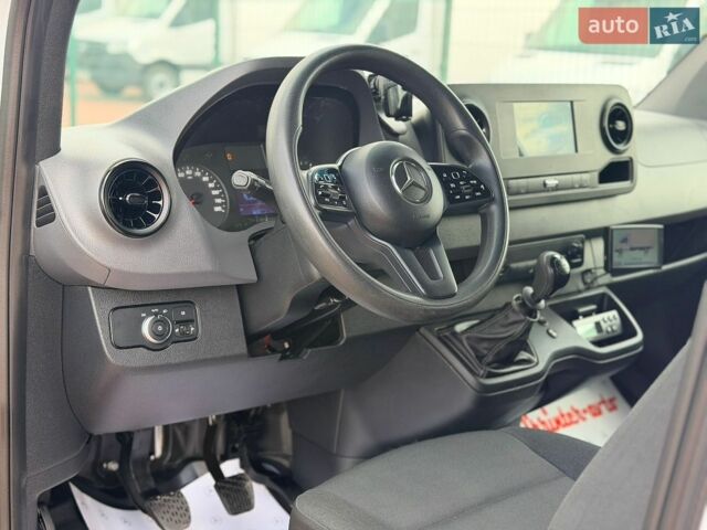 Белый Мерседес Sprinter, объемом двигателя 2.1 л и пробегом 326 тыс. км за 26900 $, фото 14 на Automoto.ua
