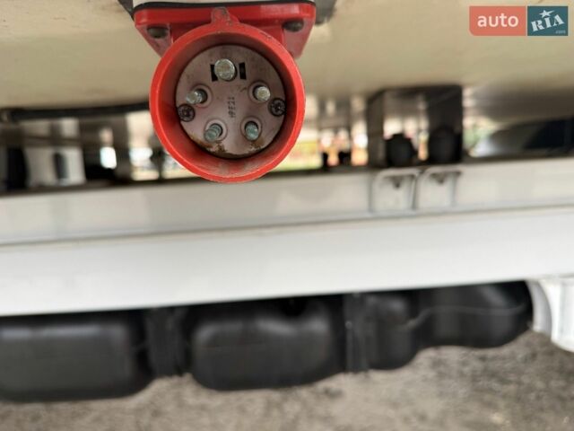 Белый Мерседес Sprinter, объемом двигателя 2.2 л и пробегом 242 тыс. км за 35800 $, фото 15 на Automoto.ua